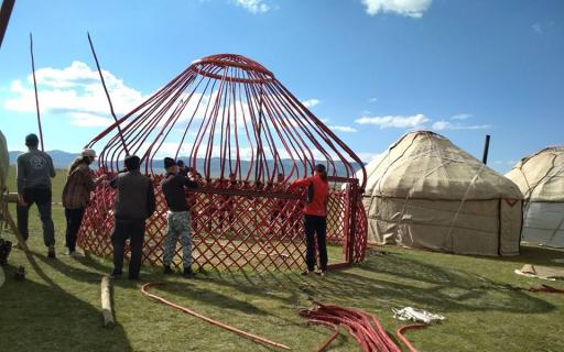 Mounting yurt