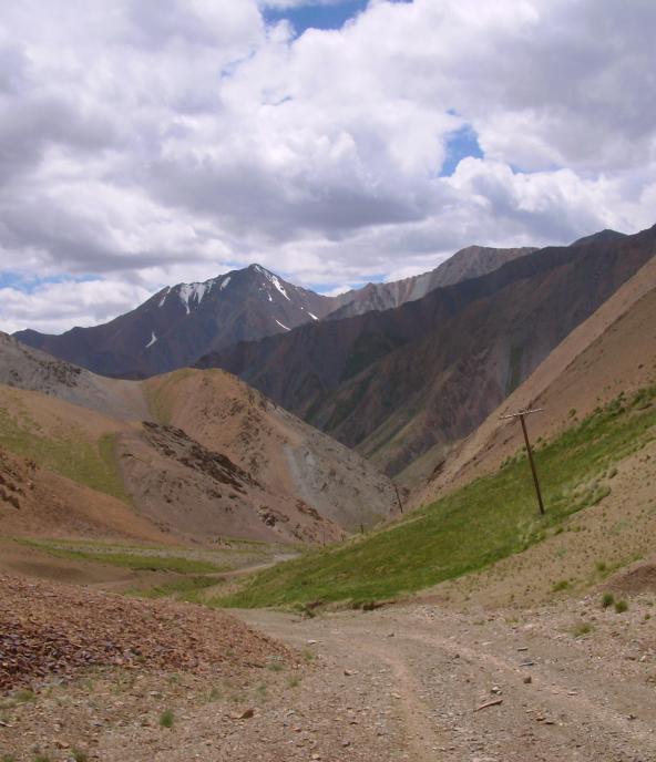 Ashusu pass in Borkoldoy range linking Karasay to Uzongukush
